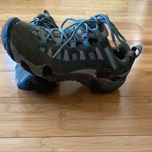 Womens Keen hiking shoes size 9